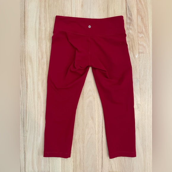 lululemon athletica Pants - Lululemon Cropped leggings